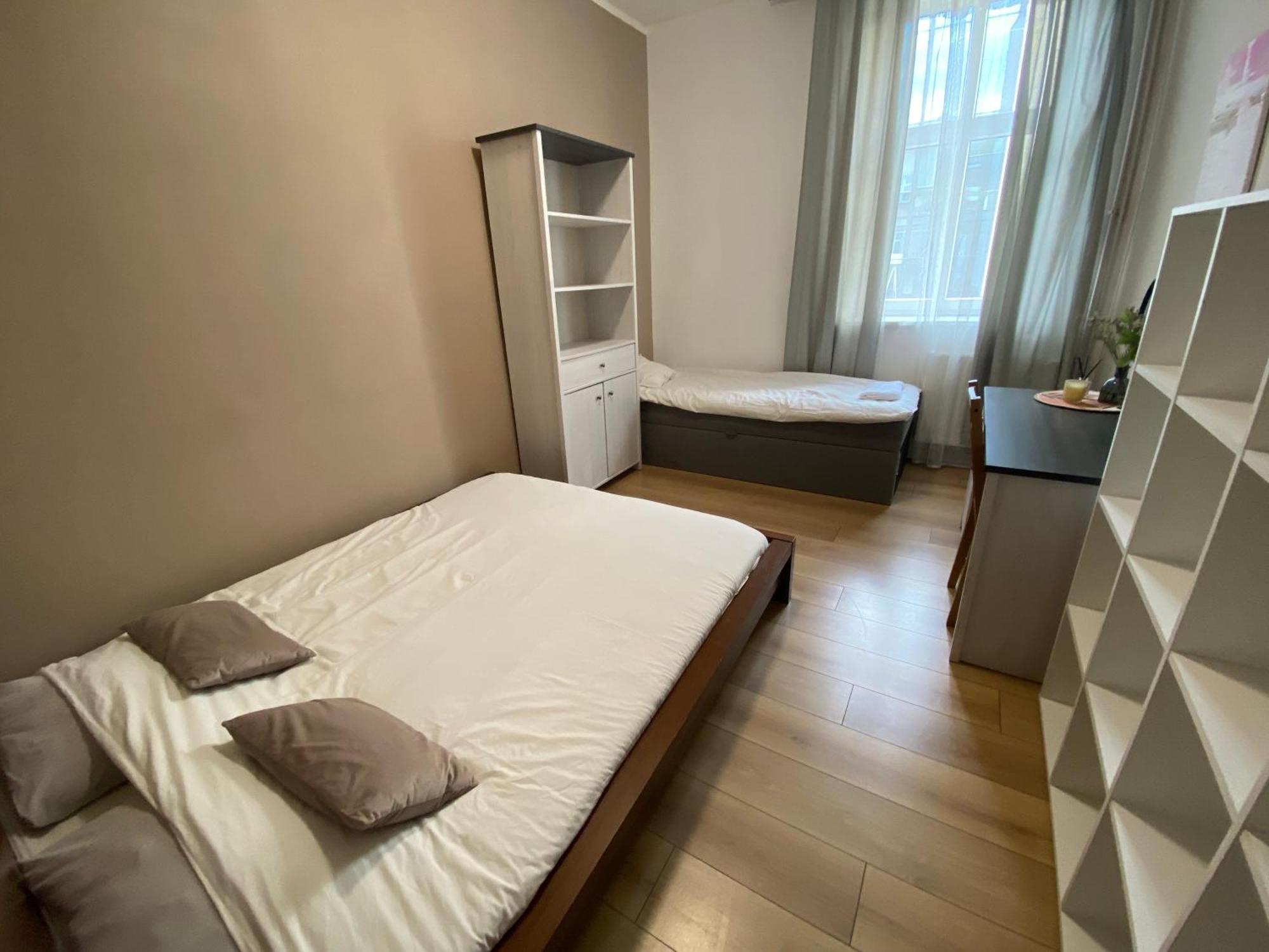 Pini Hostel - Przytulne Pokoje W Centrum Krakowa Luaran gambar