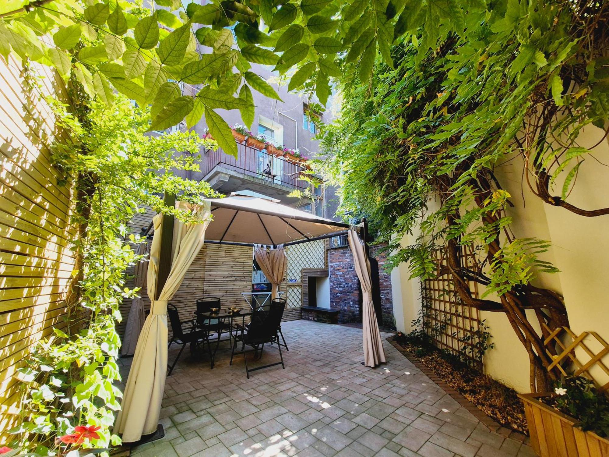 Pini Hostel - Przytulne Pokoje W Centrum Krakowa Luaran gambar