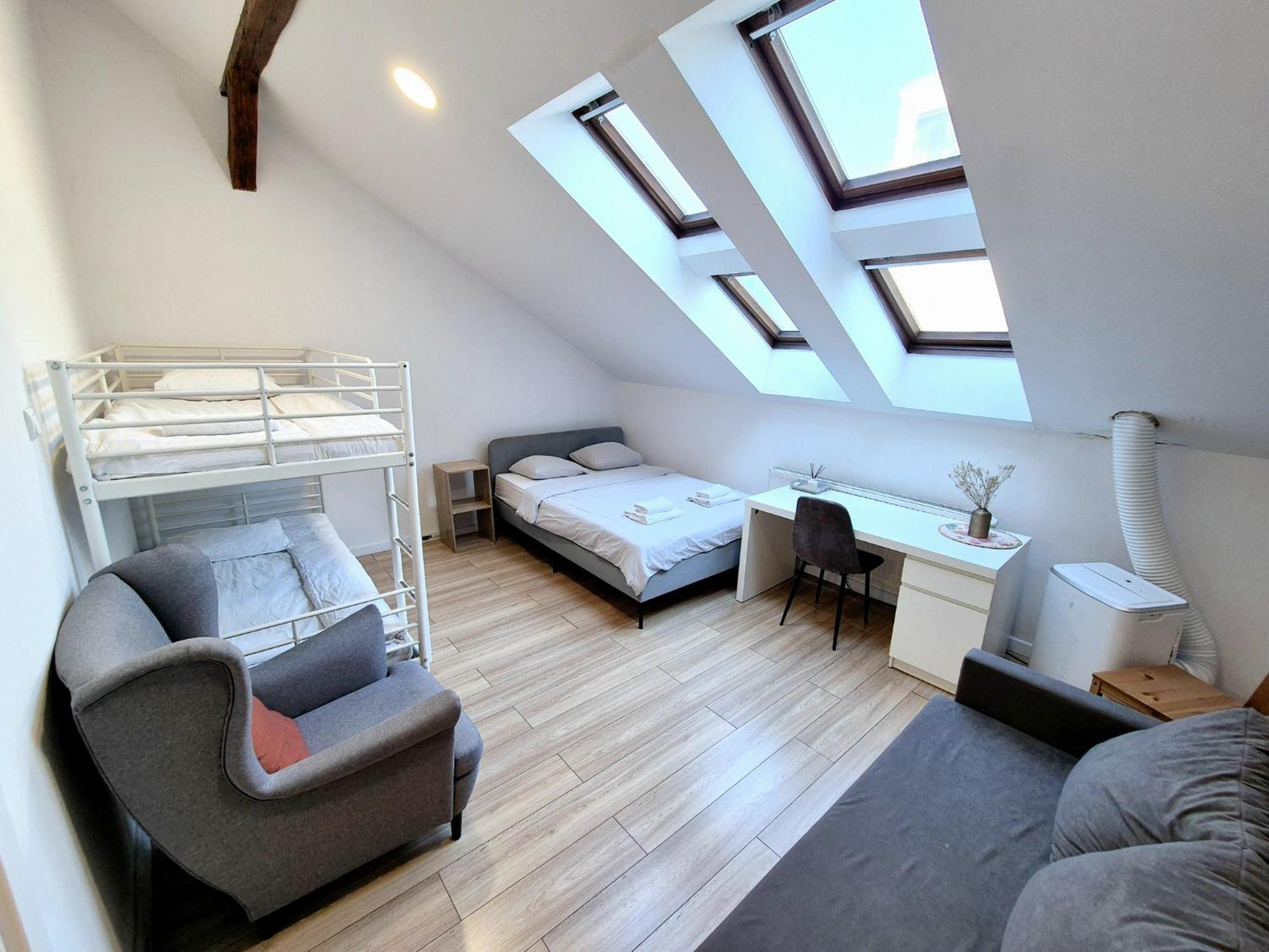 Pini Hostel - Przytulne Pokoje W Centrum Krakowa Luaran gambar