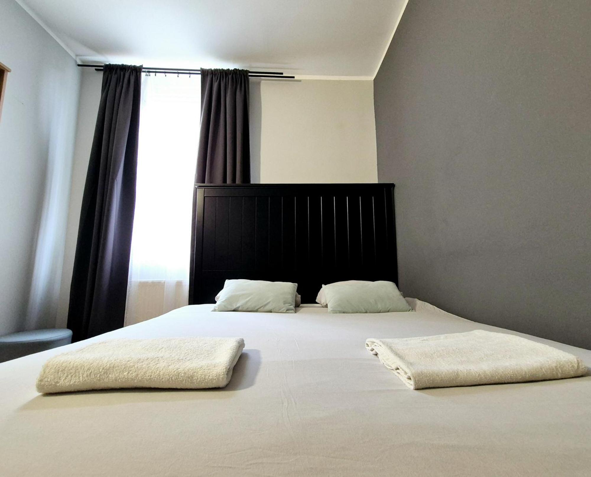 Pini Hostel - Przytulne Pokoje W Centrum Krakowa Luaran gambar