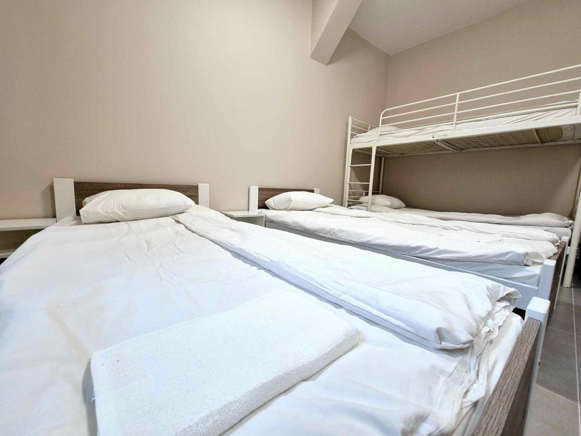 Pini Hostel - Przytulne Pokoje W Centrum Krakowa Luaran gambar