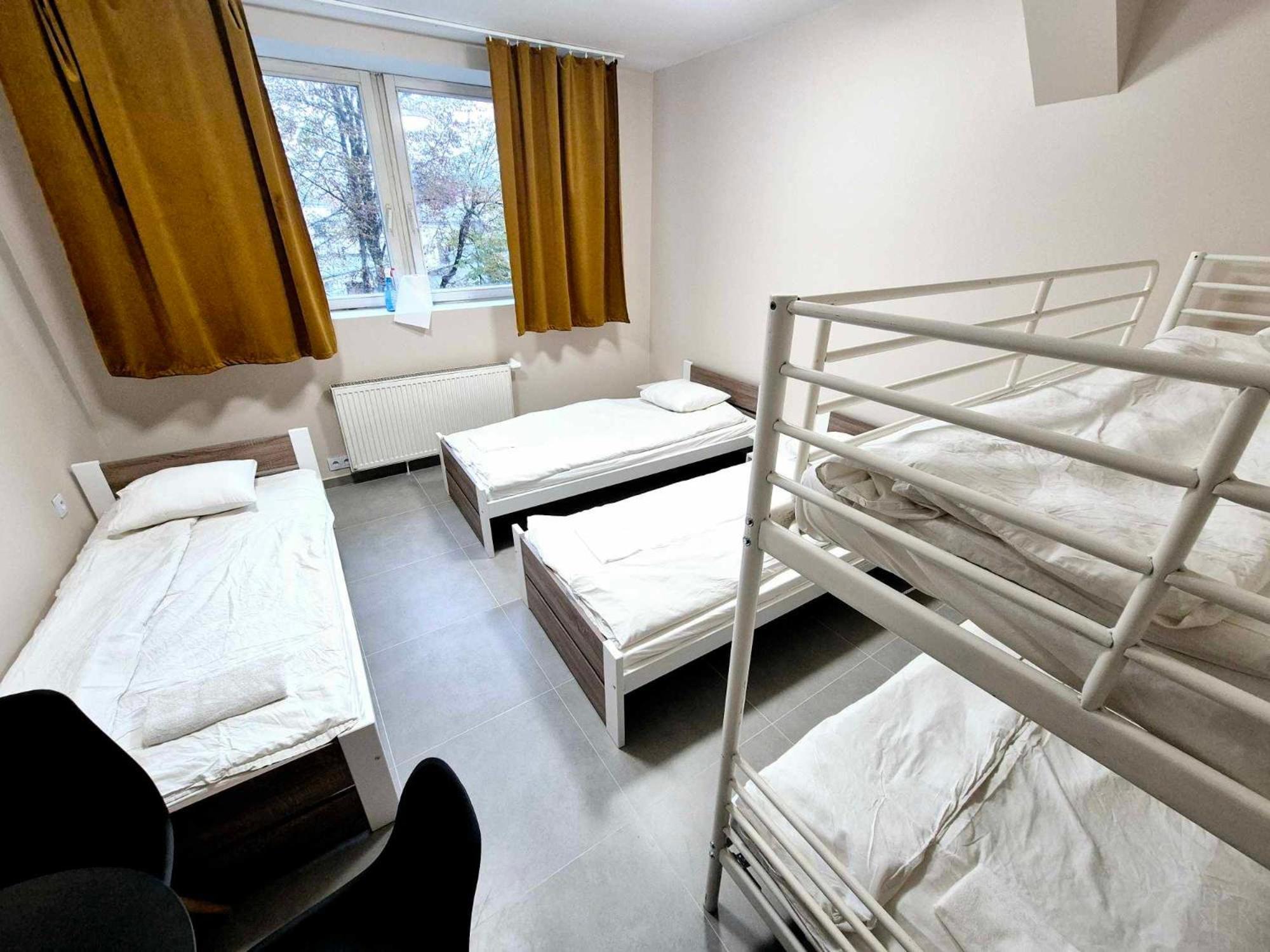 Pini Hostel - Przytulne Pokoje W Centrum Krakowa Luaran gambar